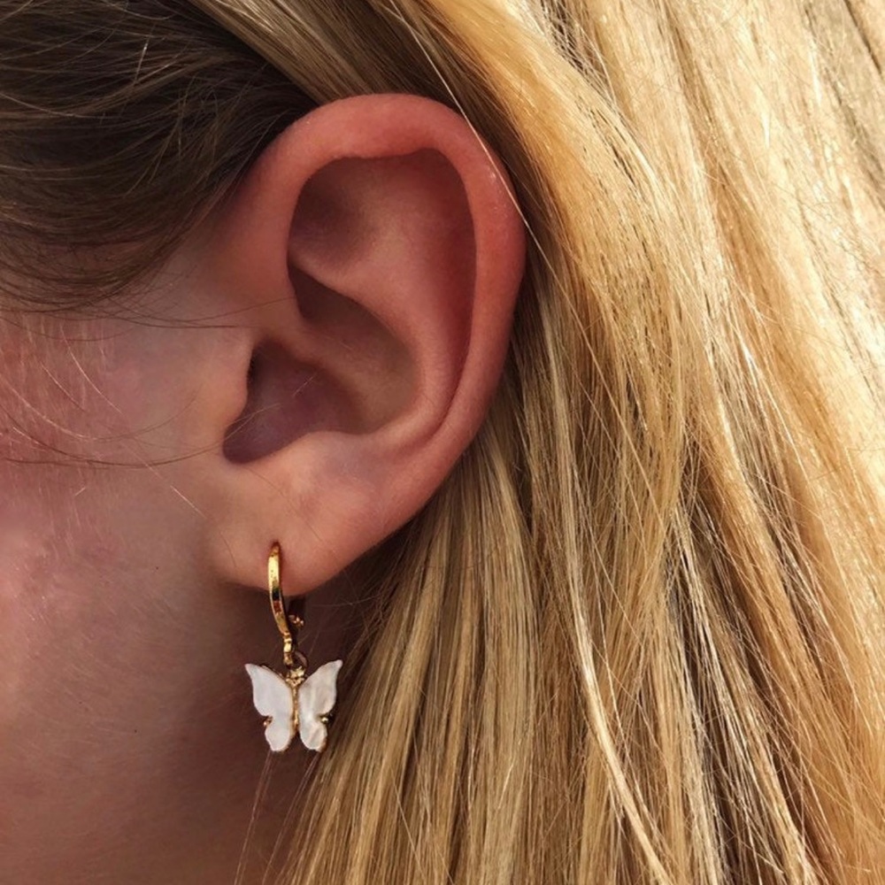 3/$30 π White Acrylic Butterfly Earrings - Picture 3 of 5